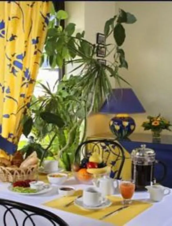 Hotel Central Lorient 2*,  France
