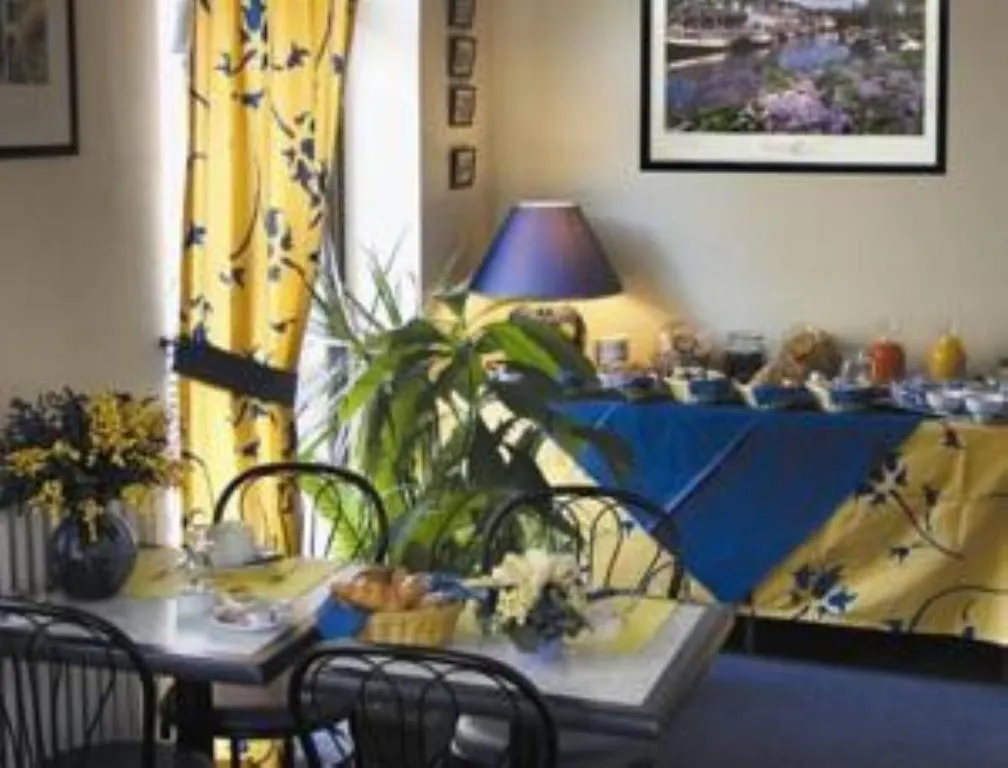 Hotel Central Lorient 2*,  France